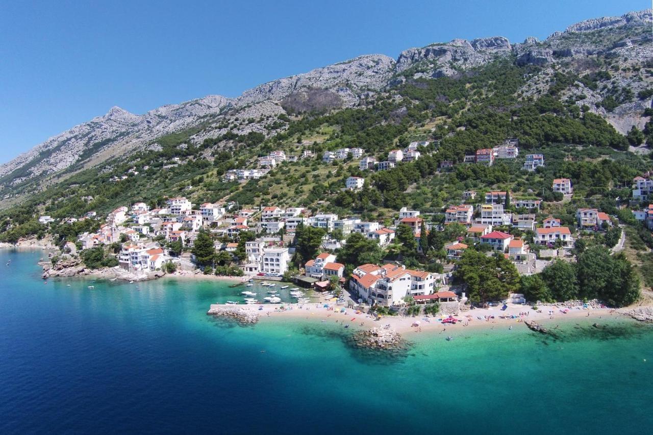 Apartments By The Sea Pisak, Omis - 658 Mimice Bagian luar foto